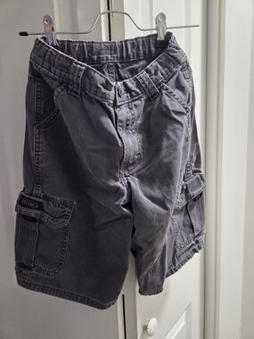 Casual Cargo Shorts in Charcoal Gray